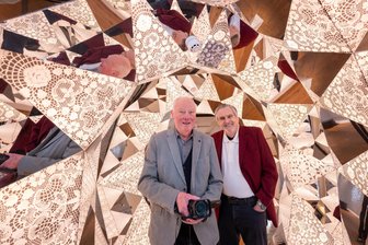 Sie kennen die Stadt wie ihre Westentasche: Zwei Plauener drehen neues Video über ihre Heimat - Gerd Budig (links) und Rudolf Helgert präsentieren am Donnerstag ihren Plauen-Film.