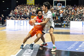 Sie sind noch nicht fertig: Niners Chemnitz verhindern Saisonaus - und machen sich erneut selbst das Leben schwer - Jacob Gilyard schien es am Sonntag allen Kritikern beweisen zu wollen. Der US-Amerikaner machte gegen Heidelberg ein starkes Spiel und insgesamt 27 Punkte.