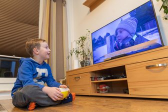Siebenjähriger Kurt aus dem Vogtland ist der heimliche Star in MDR-Sendung - Kurt Dressel ist eines der Gesichter der MDR-Sendung „Unterwegs in Sachsen – Grünbach: Eisig kalt und feurig heiß“.