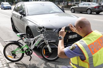 Siebenjähriges Mädchen bei Unfall schwer verletzt -
