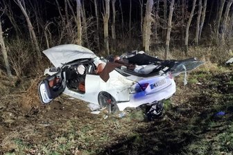 Siebenlehn: Flucht vor Polizeikontrolle endet mit zwei Schwerverletzten - Unfallstelle
