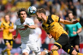 Dynamos Lars Bünning (r) gegen Verls Niclas Nadj.
