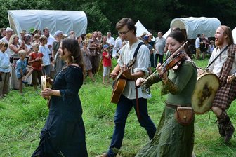 Die 27. Auflage des Historischen Besiedlungszuges in Mittelsachsen ist auf kommendes Jahr verschoben worden. Hier ein Bild vom Auftakt zum 26. Historischen Besiedlungszug.