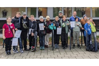 Sieg beim Bezirkspokal der U 12: Nachwuchsarbeit in vogtländischen Wasserballvereinen zahlt sich aus - Die erfolgreichen Nachwuchs-Wasserballer der SG Auerbach/Netzschkau. Sie wurden Erster mit Team 1 und Vierter mit Team 2.