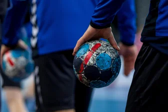 „Sieg gegen den Letzten enorm wichtig“: HC Einheit Plauen dominiert HC Aschersleben in der Handball-Regionalliga - 