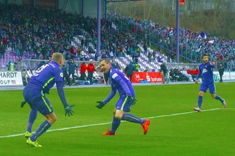 Sieg im Stadion-Abschieds-Spiel: Aue gewinnt 2:0 gegen Fortuna Köln -