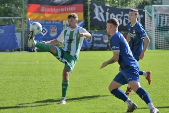 Sieg in Markranstädt: Thalheimer Sachsenliga-Kicker punkten erstmals auswärts - Luca Groß, hier gegen Riesa, erzielte in Markranstädt sein erstes Saisontor.