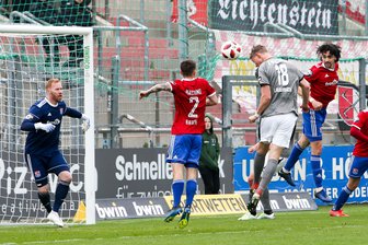 Sieg in Unterhaching - Zwickau jetzt Elfter - Lion Lauberbach trifft zum 1:0.
