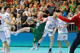 Siegesserie des SC Magdeburg: Mit kleinen Schritten zum großen Coup - Wendig, schnell, unberechenbar. Magdeburgs Magnus Saugstrup hat sich im Derby gegen Leipzig durch die Abwehr getankt. 