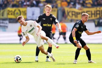 Siegesserie geht weiter: Erzgebirge Aue dreht das Spiel und gewinnt auch bei Alemannia Aachen - Der FC Erzgebirge Aue, hier mit Innenverteidiger Tim Hoffmann in Aktion, hat das Spiel gegen Aachen am Samstag gewonnen .