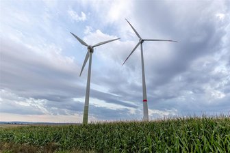 Signal nach Heinsdorf: Reichenbach will grünen Strom - Mit den Windrädern an der A 72 bei Reichenbach hat sich jetzt der Stradtrat befasst.