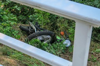 Simson-Fahrerin und Sozius bei Unfall schwer verletzt - 