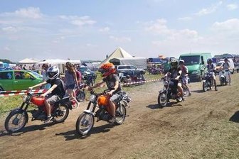 Simson-Fans strömen zum großen Treffen in Zwickau -