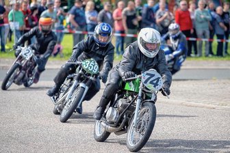 Simson, Schwalbe und mehr: Beim Ifa-Festival im Vogtland bekommen Kultmopeds eine besondere Bühne - Motorsport-Rennen für Zweirad, Kart und Pkws geben dem Publikum am Sonntag den Kick. Am Samstag gehen 500 Fahrzeuge auf Vogtlandrundfahrt und für Mopeds gibt es zwei besondere Contests. 
