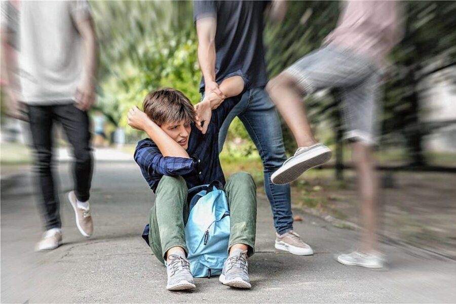 Sind Kinder brutaler als früher? - Schläge und Quälereien auf dem Schulhof bleiben oft ohne Reaktion von Erwachsenen, so Psychologen.