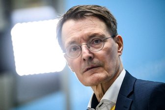 Sind Operationen vor allem lukrativ? - Karl Lauterbach - Bundesgesundheitsminister