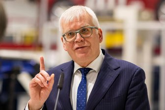 Sind Sie eine schwäbische Hausfrau, Herr Vorjohann? - „Der Sozialstaat expandiert stärker, als es das wirtschaftliche Wachstum zulässt.“ Sachsens Finanzminister Hartmut Vorjohann (CDU).
