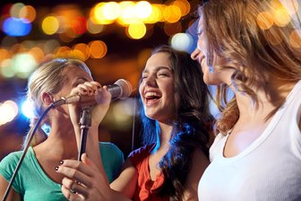 Singen, was das Zeug hält: Karaoke im Chemnitzer „Weltecho“ - Ans Mikrofon, heißt es wieder am 14. Februar im „Weltecho“.