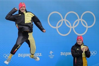 Skeletoni Axel Jungk nach Olympiasilber: Ich bin in der Form meines Lebens - Axel Jungk mit einem Luftsprung aufs Podest. 