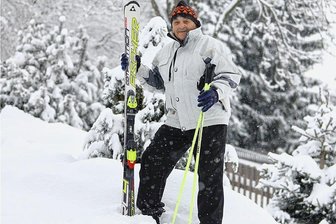 Ski-Legende vom Fichtelberg wird 85: Gibt's nachträglich noch die Ehrenbürgerschaft? - Eberhard Riedel aus Oberwiesenthal wird am Dienstag 85 Jahre alt. Der einst international erfolgreiche Skirennläufer traut sich nach wie vor auf die heimischen Pisten.
