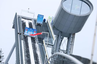 Ski nordisch: Trotz Wahnsinnsweiten im Training – Continentalcups in Klingenthal abgesagt - Zu viel Wind in der Vogtland-Arena: Die Spezialspringer konnten am Wochenende keinen Wettkampf austragen.