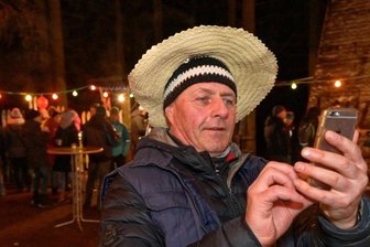 Skiclub freut sich über viele Teilnehmer - Robert Dietrich hat als Grillmeister für das leibliche Wohl der Gäste gesorgt und das Geschehen an der Skihütte festgehalten. 