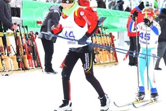 Skijäger schnappen sich sieben sächsische Siege - Biathlet Mats-Niklas Reim von der TSG Sehma - hier zu sehen während der Landesjugendspiele am Fichtelberg - lief damals am Schießstand auf Neo Dademasch von der SG Schmiedeberg auf. In Altenberg gewann er jetzt zur Sachsenmeisterschaft Gold und Silber. 