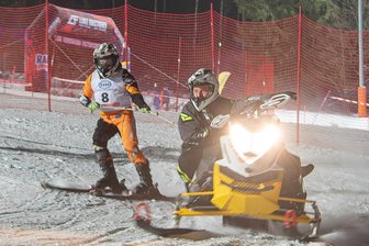 Skikjöring in Schöneck: Erfolgreiche Rückkehr ins Vogtland - In der Skiwelt Schöneck wurde der zweite Lauf der Sachsenmeisterschaft im Skikjöring ausgetragen. Es war das erste Mal seit dem Jahr 1968 das diese Sportart wieder in Schöneck stattfand.