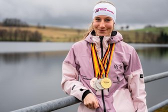 Skilangläuferin aus Mittelsachsen startet künftig international - Die Großhartmannsdorfer Teiche sind für Lilu Förster in ihrer Heimat einer der Orte, wo sie vom Wettkampfgeschehen abschalten kann. Das klappt mit vier neuen Medaillen nun umso besser.
