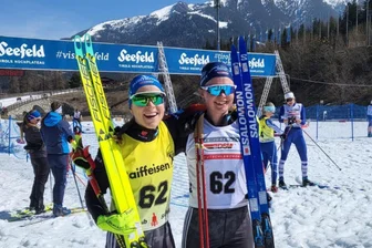 Skilanglauf: Erzgebirgerin krönt beeindruckende Saison mit zwei DM-Medaillen - Mit Katharina Hennig bildete Anna-Maria Dietze (rechts) im Teamsprint ein starkes Duo.