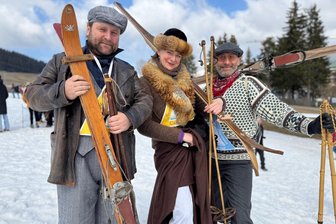 Skilaufen am Fichtelberg wie anno dazumal - André Schmiedel, Katrin Nestler und Alex Bau (v. l.) waren voriges Jahr dabei.