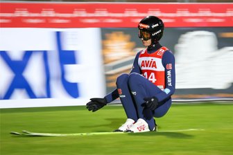 Skispringen: So lief die Qualifikation beim Grand-Prix-Finale in der Vogtland-Arena - Sachsenhoffnung Adrian Tittel hat sich für den Wettkampf qualifiziert.