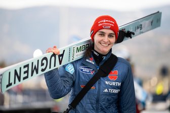 Skispringerin Selina Freitag sagt Podestplatz in Sapporo voraus: Wann klappt es mit dem ersten Weltcupsieg? - Selina Freitag wurde in Sapporo mit den Rängen fünf und zwei jeweils beste Deutsche. In Japan geht es im Weltcup weiter.