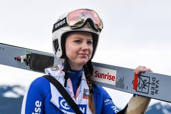 Skisprungtalent Emely Torazza: Von Thüringen über die Schweiz und Österreich zurück nach Deutschland - Im Vorjahr startete Emely Torazza bei der „Two Nights Tour“ in Oberstdorf noch für die Schweiz. Nun lebt und trainiert sie am Nebelhorn beim ansässigen Skiclub.