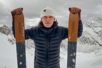 Skitouren-Everesting: Einzigartig, intensiv - und bald auch am Fichtelberg im Erzgebirge - Pepe Fröbel liebt es, in den Bergen unterwegs zu sein. In Österreich, wo er studiert, und in seiner erzgebirgischen Heimat unternimmt er regelmäßig Skitouren.