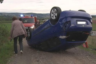 Skoda überschlägt sich - 