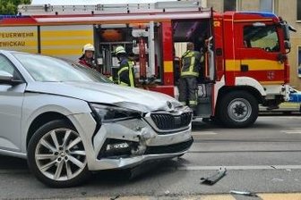 Skoda fährt Opel in die Fahrerseite - Der Fahrer dieses Skoda hatte einen Opel übersehen.