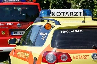 Skoda hinterlässt Spur der Verwüstung - 21-Jähriger schwer verletzt - 