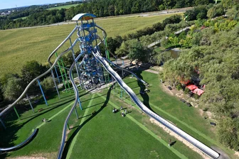 Skywalk im Sonnenlandpark: Eröffnung für Samstag geplant - Der Rutschenturm im Sonnenlandpark wurde 2025 eingeweiht. Nun folgt ein weiteres Highlight.