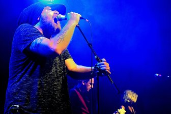 Slime rockt mit neuem Sänger in Zwickau - Mit Tex Brasket als neuem Sänger zeigte Slime am Samstagabend in Zwickau, dass sie noch viel zu sagen hat.