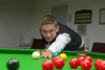 Snooker-Profi: 14-jähriger Westsachse kann bei Deutscher Meisterschaft Schritt in Richtung seines Traumberufs machen - Der 14-jährige Fraureuther Kurt Kramer vom SPC Hohenstein-Ernstthal freut sich auf seinen Start in der U 15 bei der Deutschen Snooker-Meisterschaft am Wochenende in Hessen.