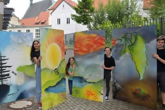 So bunt ist Schule: Schollgymnasiasten bringen Farbe ins Haus Albertinum -
