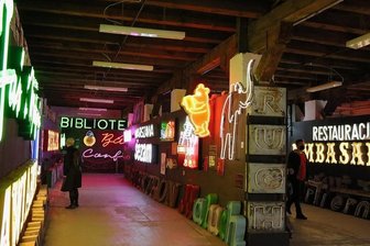 So bunt war der Sozialismus - Nicht nur Propaganda: Ein Blick ins Warschauer Neonmuseum. 