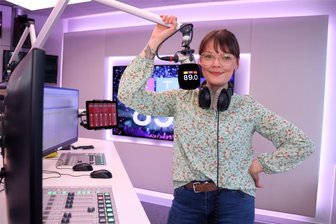 So feiert das Netz das Radio-Comeback von „Energy-Franzi“ bei RTL: „Du gehörst einfach hinter die Lautsprecher“ - Franziska Mühlhause, vielen sächsischen Zuhörern vom Sender Energy Sachsen bekannt, hat wieder ihre eigene Morningshow im Radio. Für 89.0 RTL ist sie aber zugleich ab September auch als Chefin vom Dienst tätig.