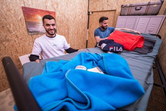 So fühlen sich Geflüchtete: Kostenloser Escape-Room im Zwickauer „Projekt 46“ gibt Einblick in Asylprozess - Im neuen Escape-Room: Helfer Adnan Barutaji (links) und Mohammed Mohammed.