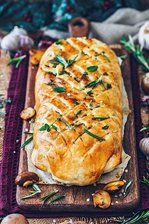 So gelingt ein veganer Festtagsbraten - Alternative zur Weihnachtsgans: ein Pilz-Wellington.
