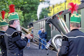 So kam die Nachtschwärmerfahrt bei der Preßnitztalbahn an - Auch bergmännische Musik gehörte zum Programm.