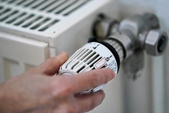 So leidet Annaberg unter der Energiekrise - Anhand von Beispielen wurde erläutert, in welchem Ausmaß die Preissteigerungen für Strom und Gas auf die Kreisstadt durchschlagen. Foto: Marcus Brandt/dpa
