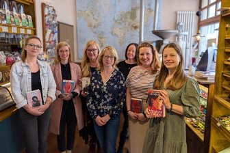 So lief Freibergs erster queer-feministischer Bücherbrunch - Diana Schwitalla, Cindy Reimer, Anja Apel, Katrin Pilz, Heike Wenige, Elisa Eiß und Julia Richter.