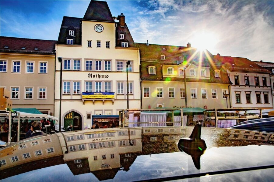 So plant Frankenberg für eine nachhaltige Zukunft - Die Stadt Frankenberg, hier das Rathaus am Markt, will als Kommune nachhaltiger werden.